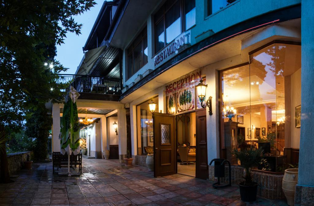 בלאגובגראד Hotel Kristo מראה חיצוני תמונה